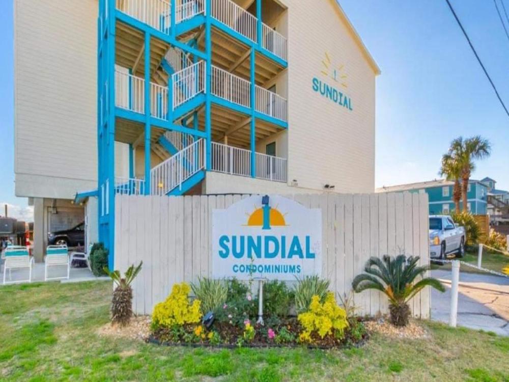 The Beach is Only Steps Away (F2) BEACHFRONT - Sleeps 8